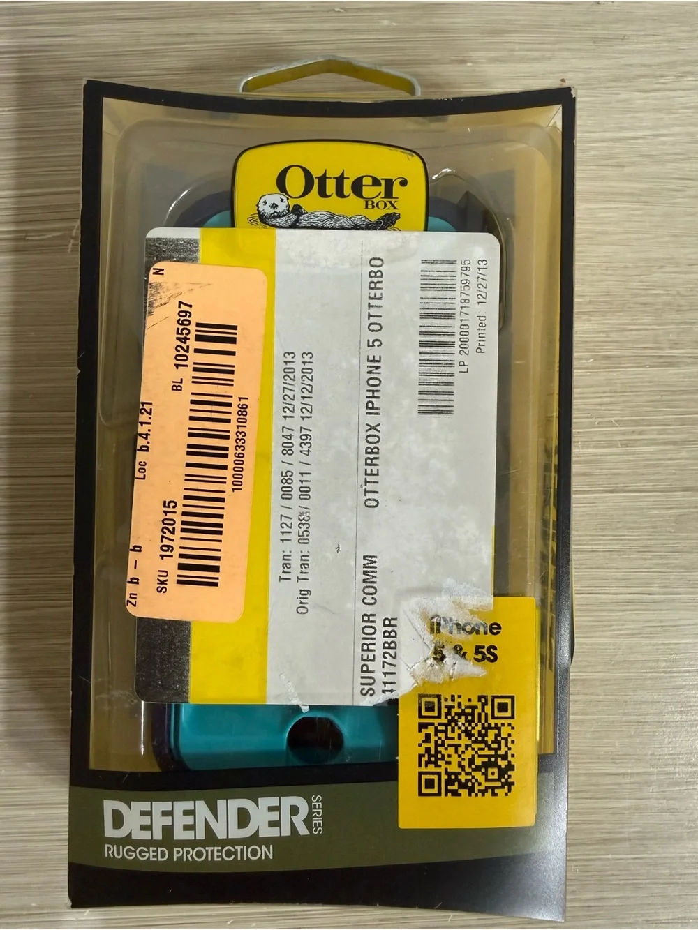 OtterBox Defender iPhone 5 Rugged Phone Case New with open box with phone clip